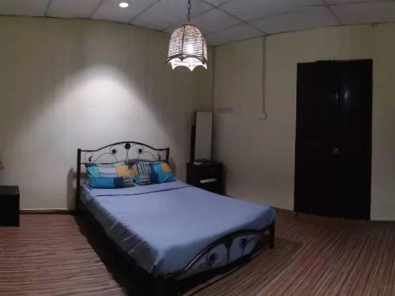 มุนตรี เฮาส์ Hotel จอร์จทาวน์ ภายนอก รูปภาพ