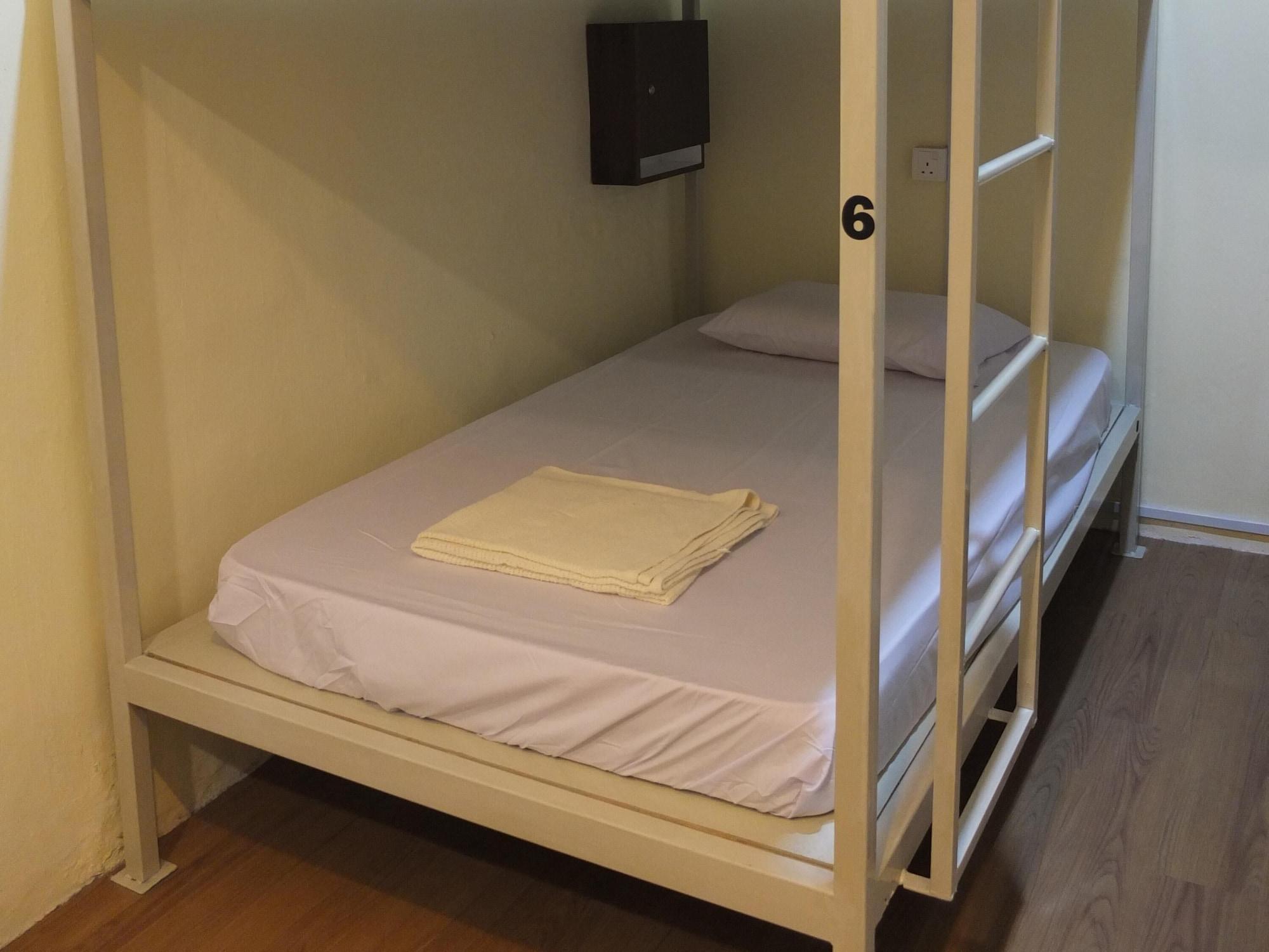 มุนตรี เฮาส์ Hotel จอร์จทาวน์ ภายนอก รูปภาพ