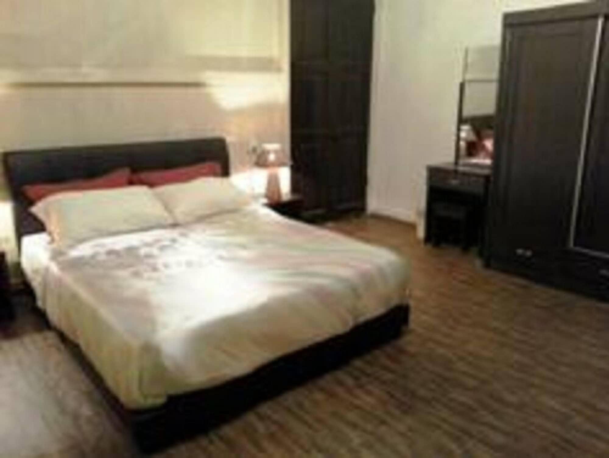 มุนตรี เฮาส์ Hotel จอร์จทาวน์ ภายนอก รูปภาพ
