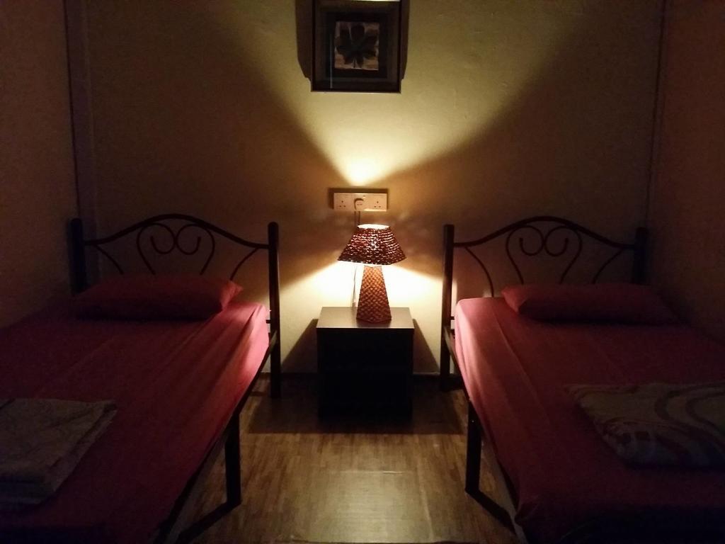 มุนตรี เฮาส์ Hotel จอร์จทาวน์ ภายนอก รูปภาพ