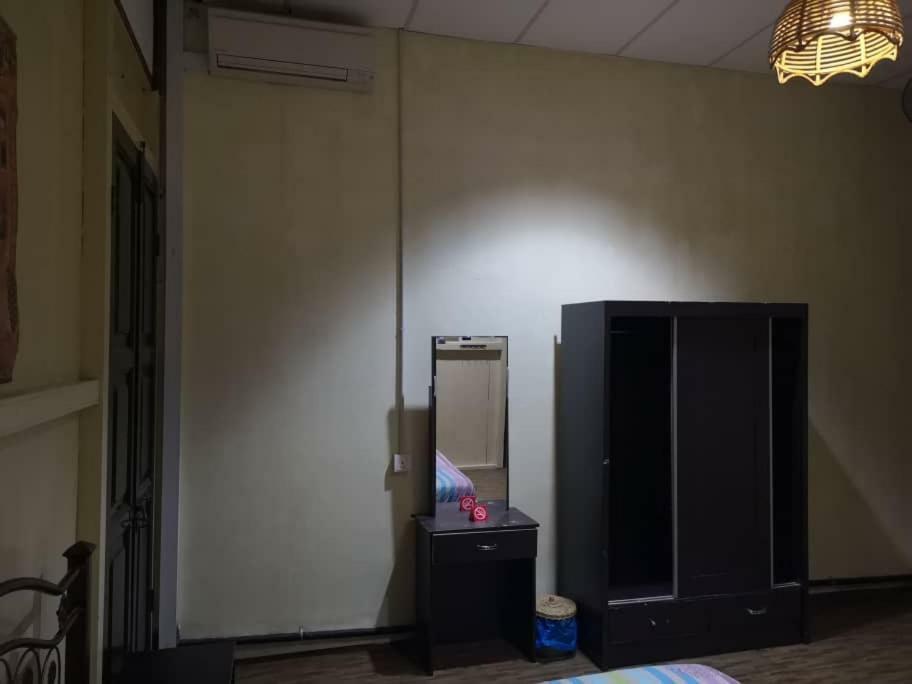 มุนตรี เฮาส์ Hotel จอร์จทาวน์ ภายนอก รูปภาพ