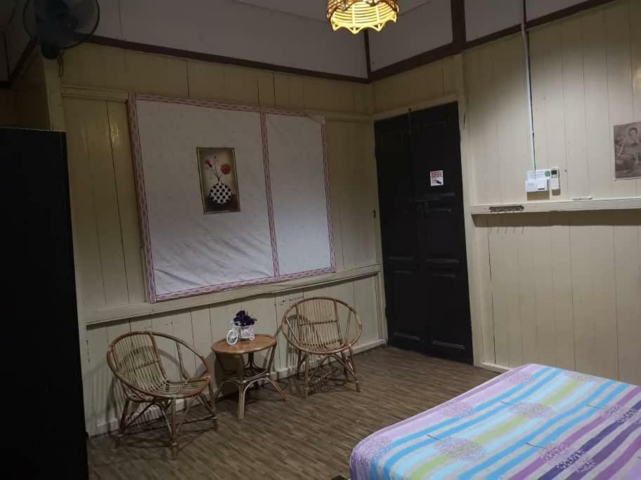 มุนตรี เฮาส์ Hotel จอร์จทาวน์ ภายนอก รูปภาพ
