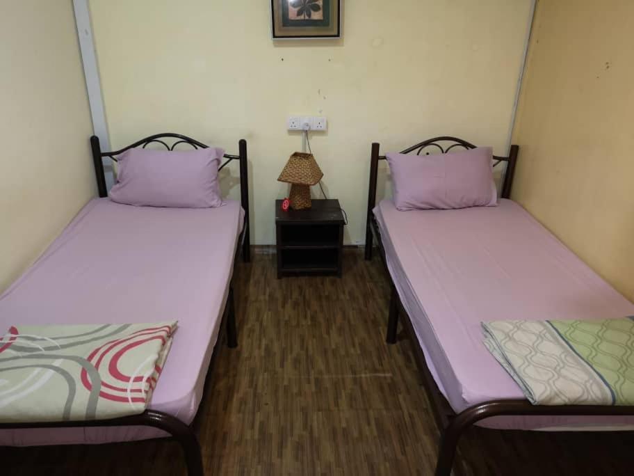 มุนตรี เฮาส์ Hotel จอร์จทาวน์ ภายนอก รูปภาพ