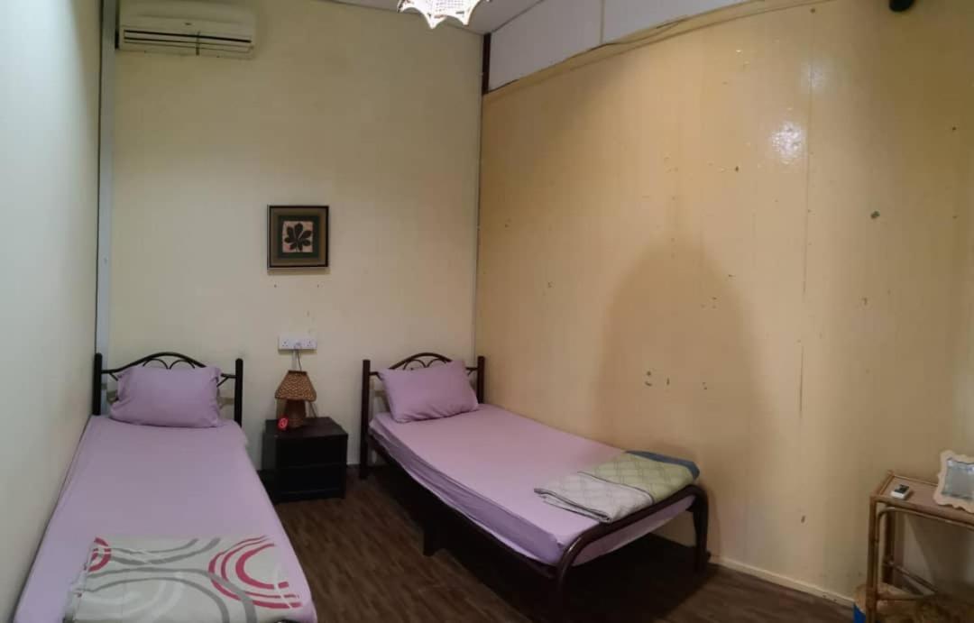 มุนตรี เฮาส์ Hotel จอร์จทาวน์ ภายนอก รูปภาพ
